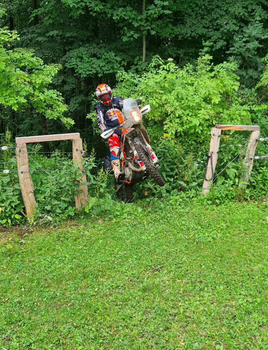 Begeleide motortrip in Polen over avontuurlijke paden